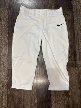 Woman’s Nike softball pants size medium